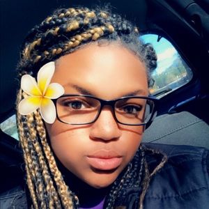 Meet your Posher, Leayleaysha